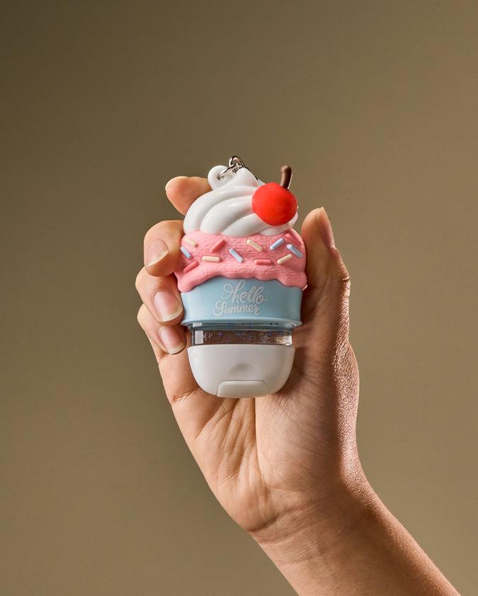 Ice Cream Sundae image number 2